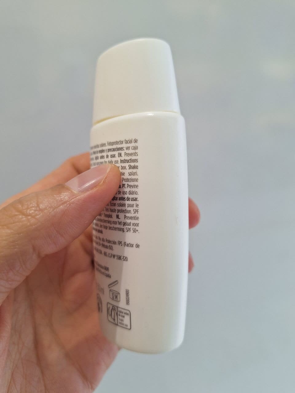  ISDIN Fotoultra 100 Spot Prevent  ضد آفتاب اسپات پریونت ایزدین اورجینال حجم 50 میل 