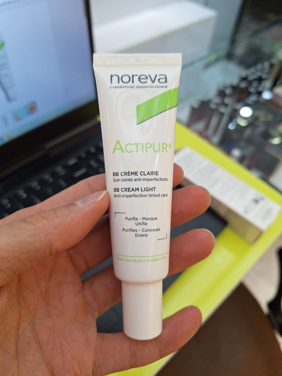  بی بی کرم اکتی پور نوروا رنگ لایت Noreva Actipur BB Cream Light  