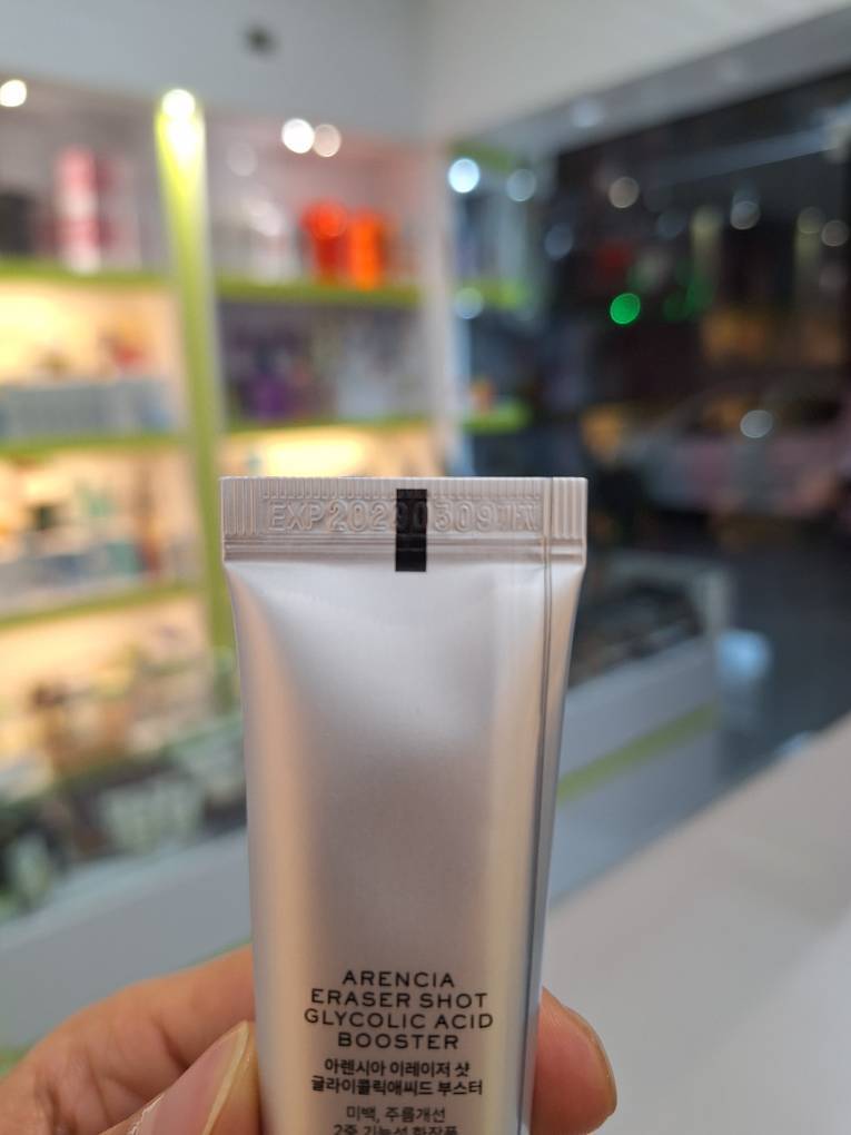  بوستر سرم گلیکولیک اسید آرنسیا لایه بردار، کنترل چربی و منافذ و روشن کننده پوست Arencia Eraser Shot Glycolic Acid Booste 