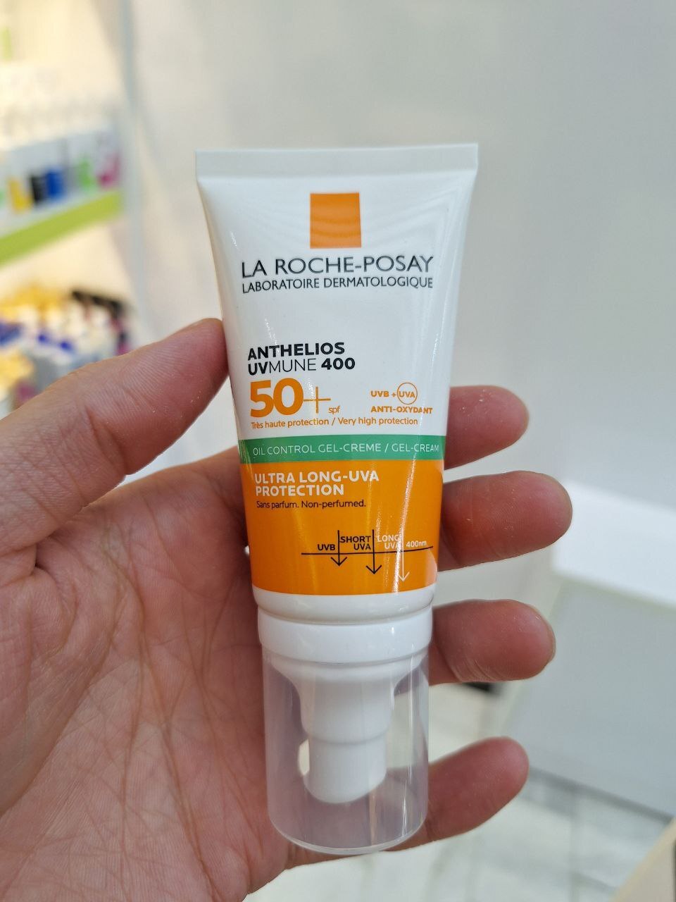  ضدآفتاب Anthelios UVmune 400 Gel-Crème Oil Control" از برند لا روش پوزای (La Roche-Posay) 