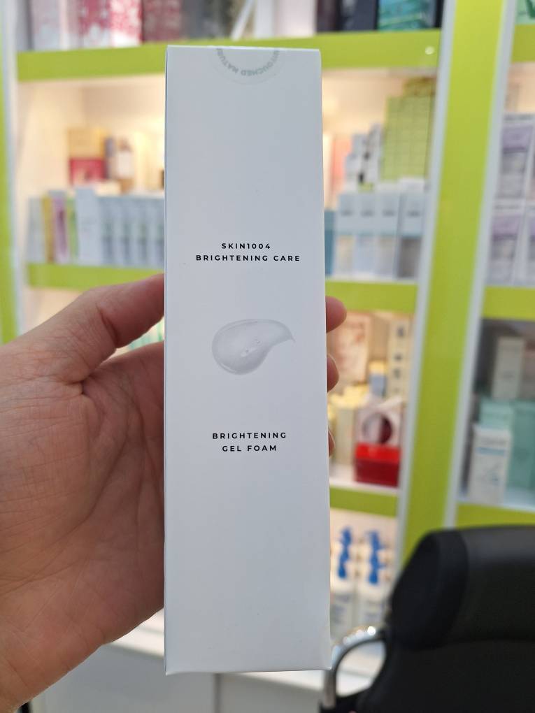 ژل شستشوی روشن کننده و تسکین دهنده کپسولی اسکین 1004 SKIN1004 Madagascar Centella Tone Brightening Cleansing Gel Foam