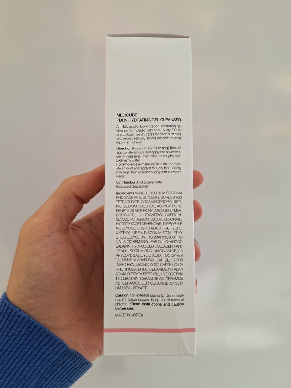 ژل شوینده PDRN مدی کیوب لایه بردار ملایم و روشن کننده پوست MEDICUBE PDRN Hydrating Gel Cleanser