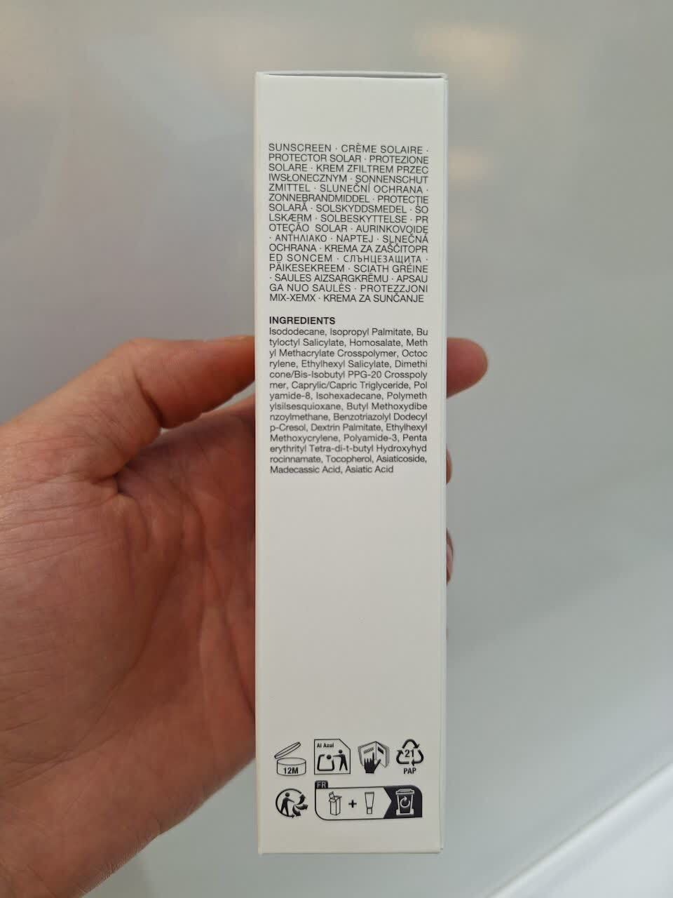  ضد آفتاب بی رنگ با فینیش مات SPF50 آنوا مدل Invisible Matte 
