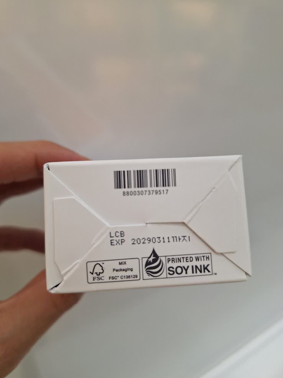  ضد آفتاب بی رنگ با فینیش مات SPF50 آنوا مدل Invisible Matte 