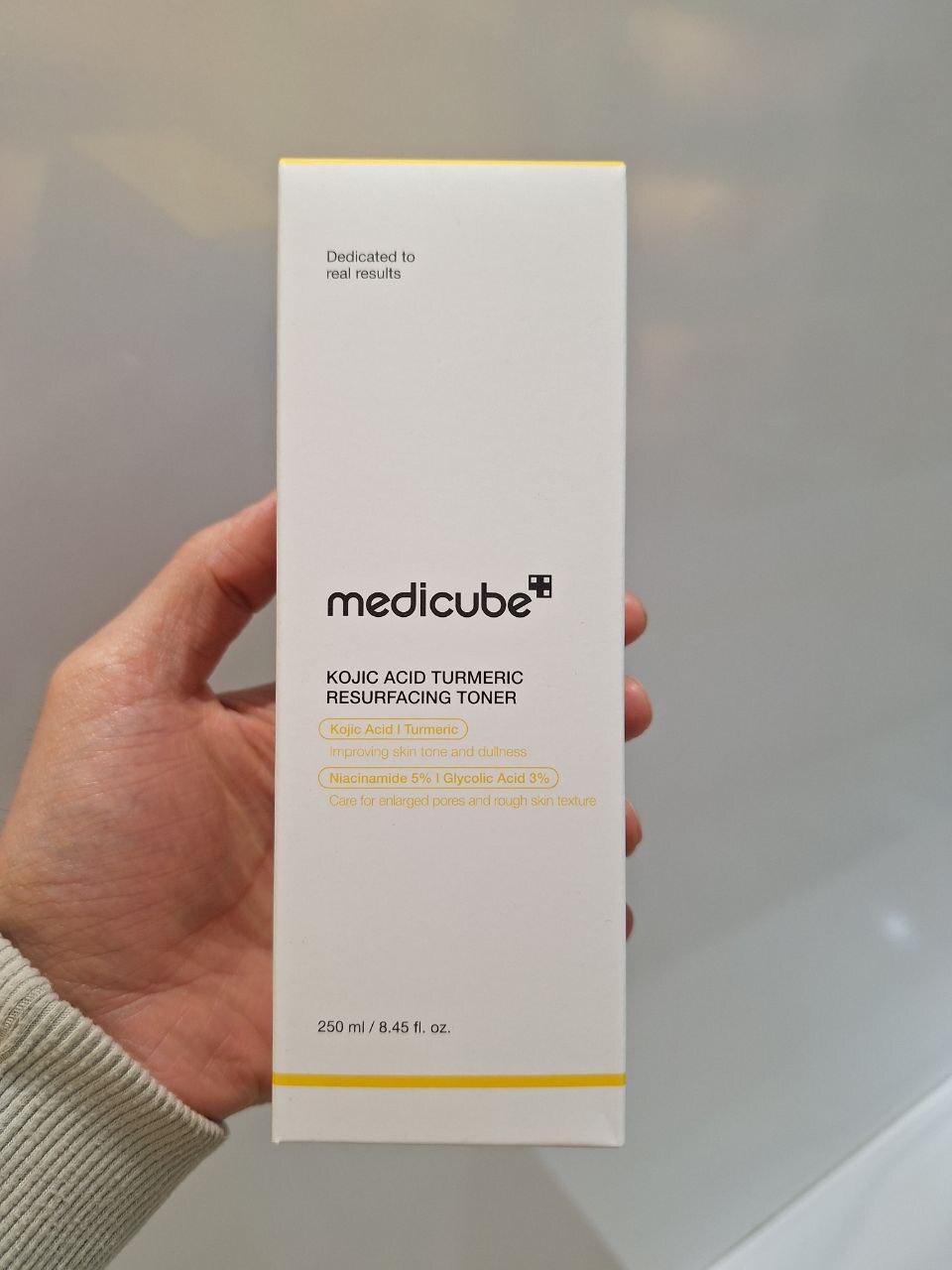  تونر لایه بردار و روشن کننده کوجیک اسید و زردچوبه مدی کیوب 