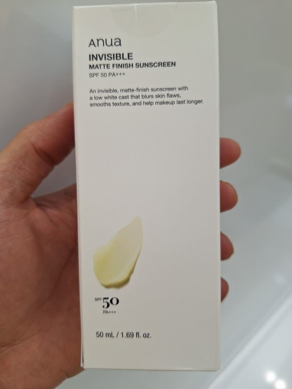  ضد آفتاب بی رنگ با فینیش مات SPF50 آنوا مدل Invisible Matte 