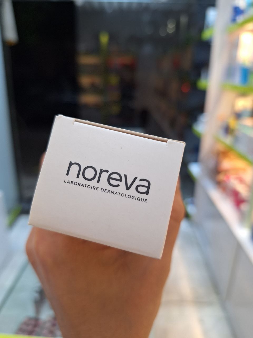  بی بی کرم اکتی پور نوروا رنگ لایت Noreva Actipur BB Cream Light  
