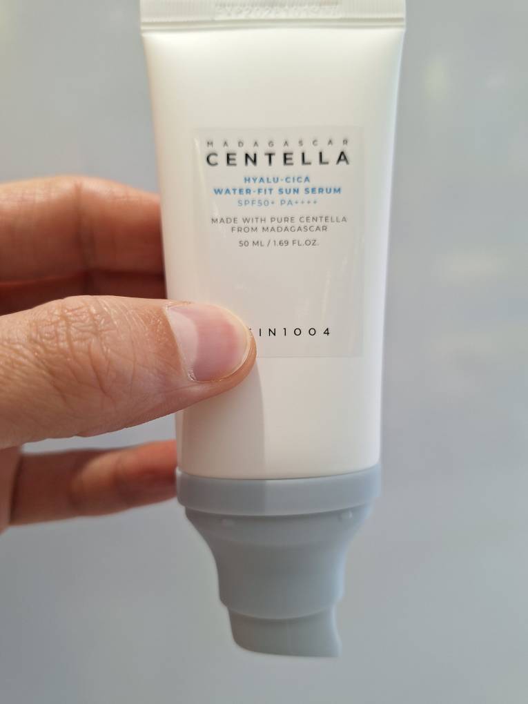 ضد آفتاب سنتلا SKIN 1004 هیالو سیکا ماداگاسکار اورجینال ++++Skin1004 Madagascar Centella Hyalu-Cica Water-Fit Sun Serum