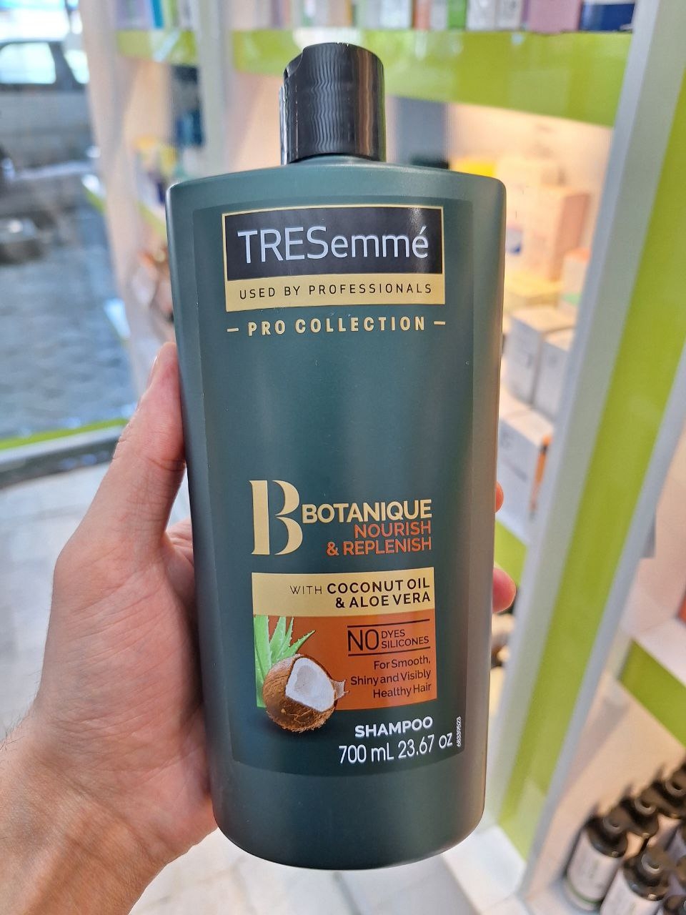  شامپو ترزمی Tresemme مدل بوتانیک Botanique سبز 700 میل 