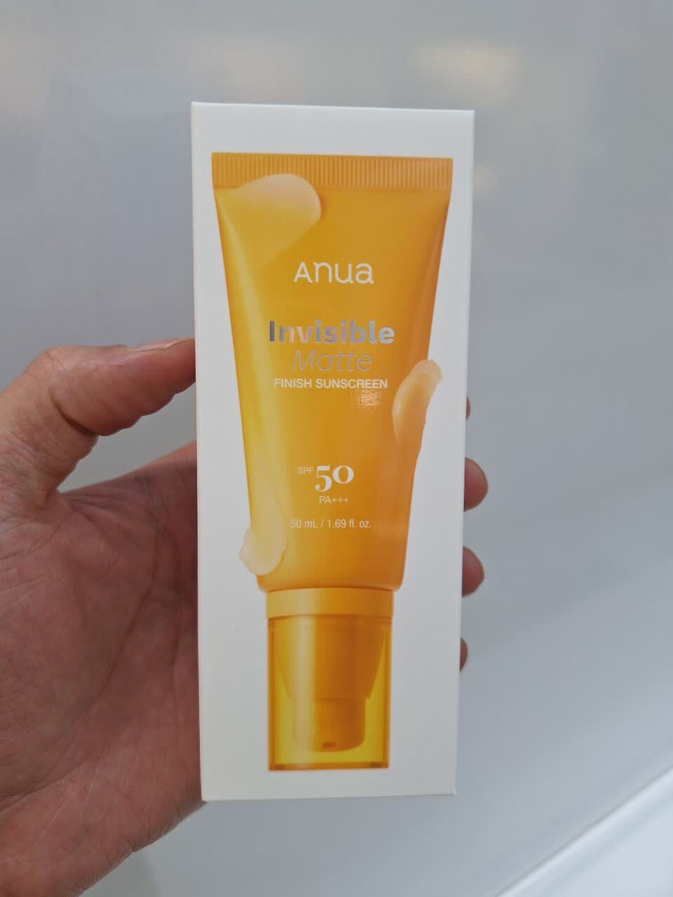  ضد آفتاب بی رنگ با فینیش مات SPF50 آنوا مدل Invisible Matte 