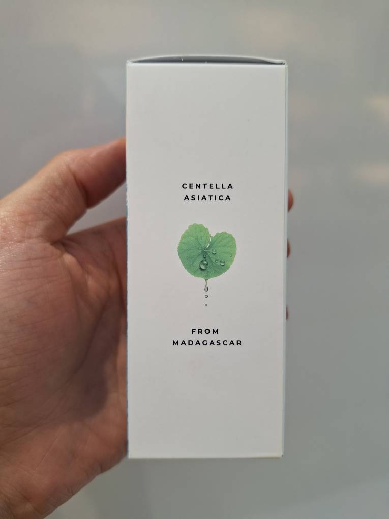 سرم Madagascar Centella Hyalu-Cica Blue Serum سرم آبرسان هیالو-سیکا بلو اسکین ۱۰۰۴ (SKIN1004) 