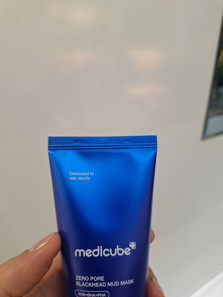  ماسک کنترل منافذ و ضدجوش سرسیاه مدی کیوب Medicube Zero Pore Blackhead Mud Mask 