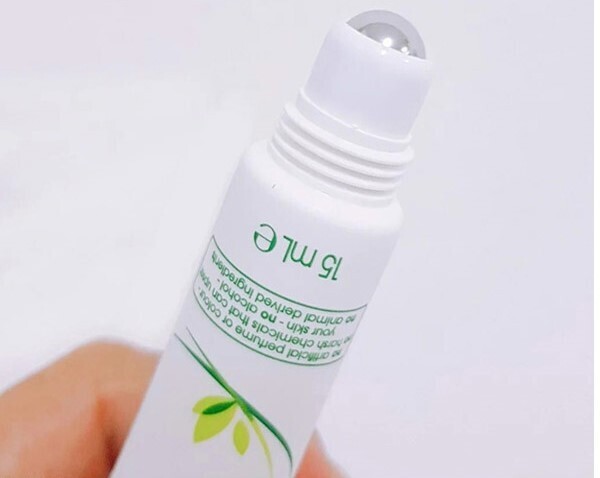  کرم دور چشم رولی احیا کننده Revitalising سیمپل سری Kind to Skin حجم 15ML 