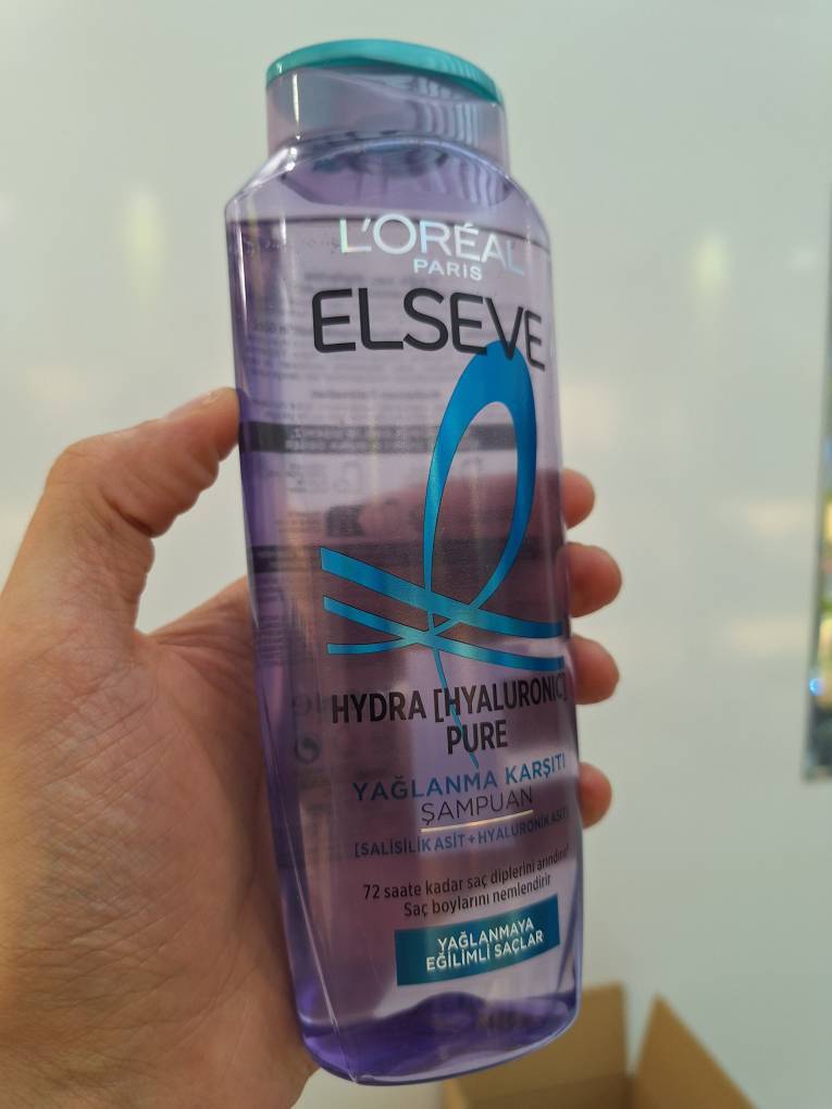  شامپو L'Oréal Elvive Hyaluron + Pure شامپو لورآل مدل هیدرا پیور هیالورونیک برای موهای چرب 300میل 