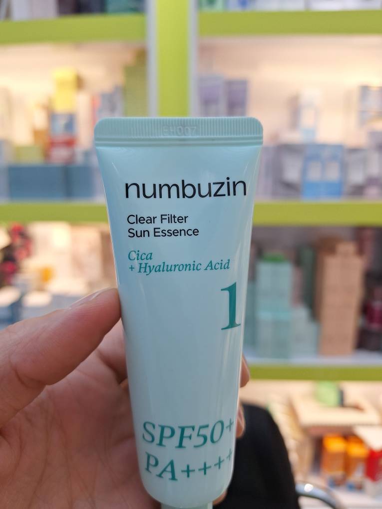  اسنس ضد آفتاب تسکین دهنده و روشن کننده شماره 1 نامبوزین Numbuzin No 1. Clear Filter Sun Essence 