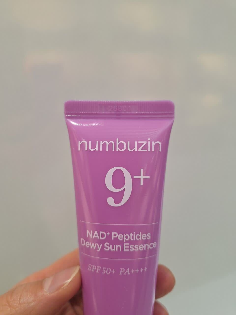 اسنس ضد آفتاب NAD+ و پپتاید شماره 9 نامبوزین Numbuzin ضد پیری و سفت کننده