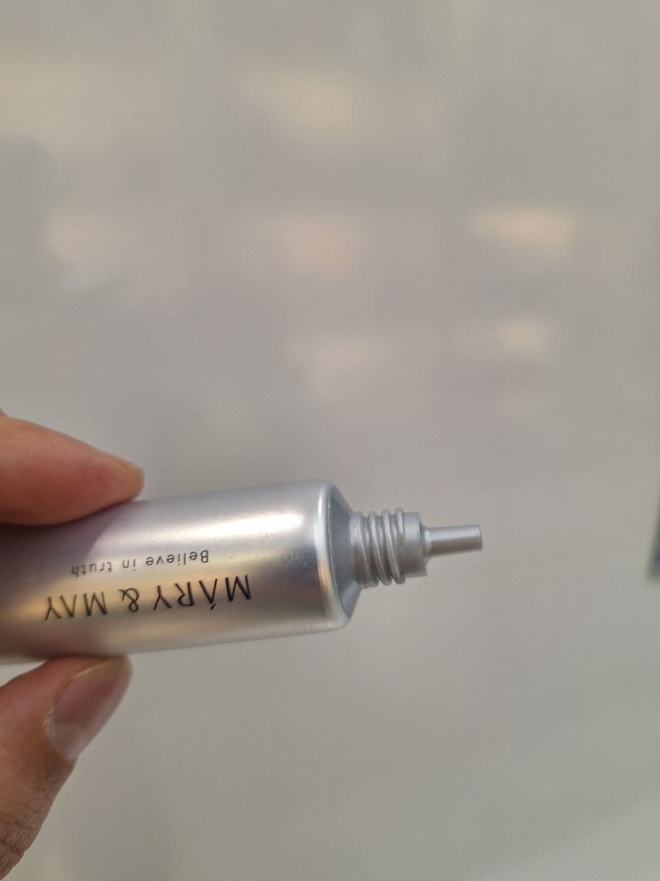  کرم دور چشم ضد لک و روشن کننده گلوتاتیون و ترانگزامیک اسید مری اند می Mary & May Tranexamic Acid+ Glutathion Eye Cream 3 