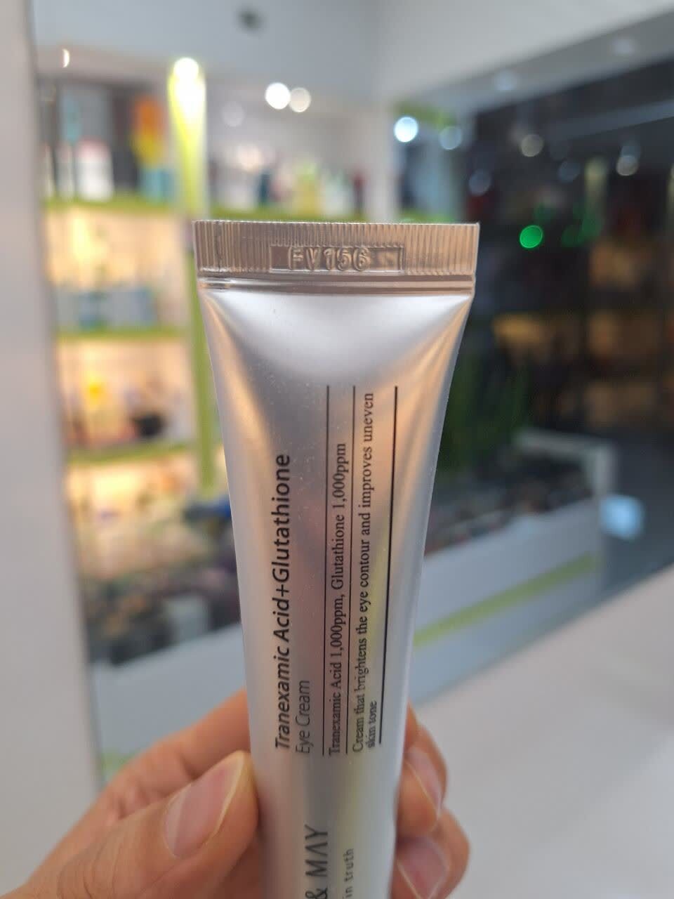  کرم دور چشم ضد لک و روشن کننده گلوتاتیون و ترانگزامیک اسید مری اند می Mary & May Tranexamic Acid+ Glutathion Eye Cream 3 