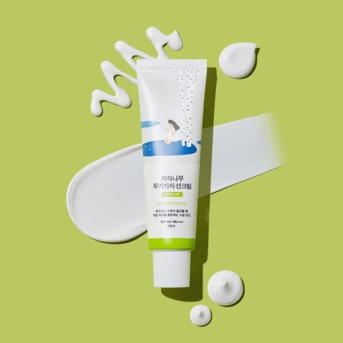  ضد آفتاب فیزیکی مرطوب کننده و تسکین دهنده راندلب ROUND LAB Birch Juice Moisturizing Mild-Up Sunscreen 50ml 