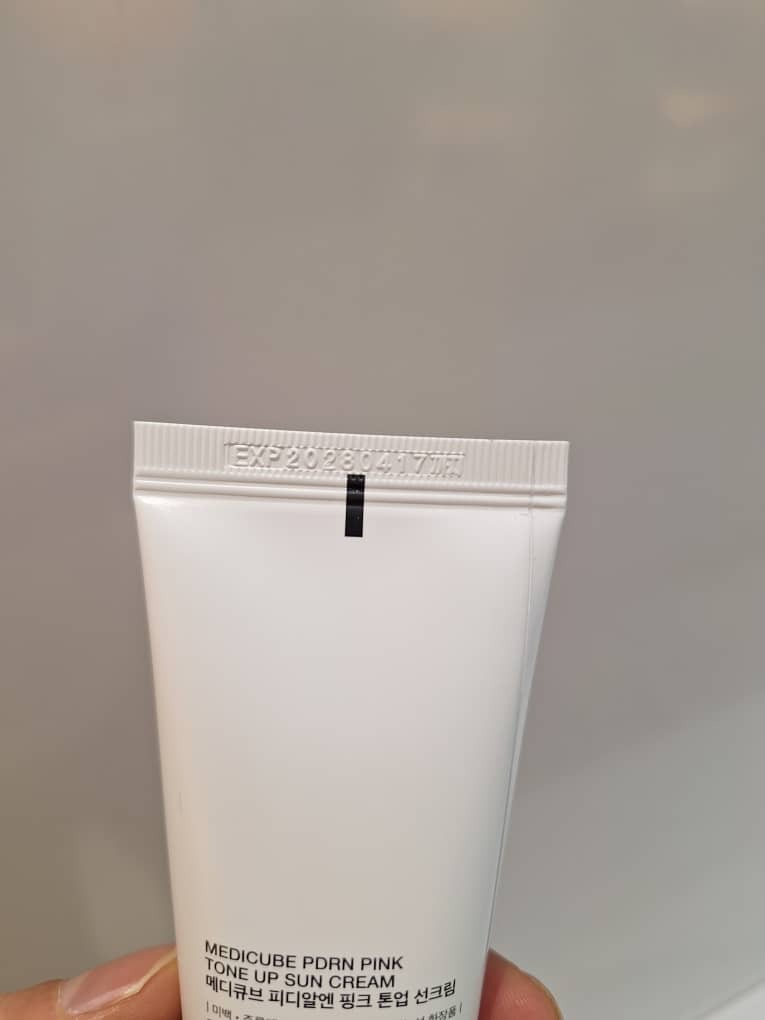  Medicube PDRN Pink Tone Up Sun Cream کرم ضد آفتاب تون آپ صورتی pdrn مدی کیوب 50 میل 