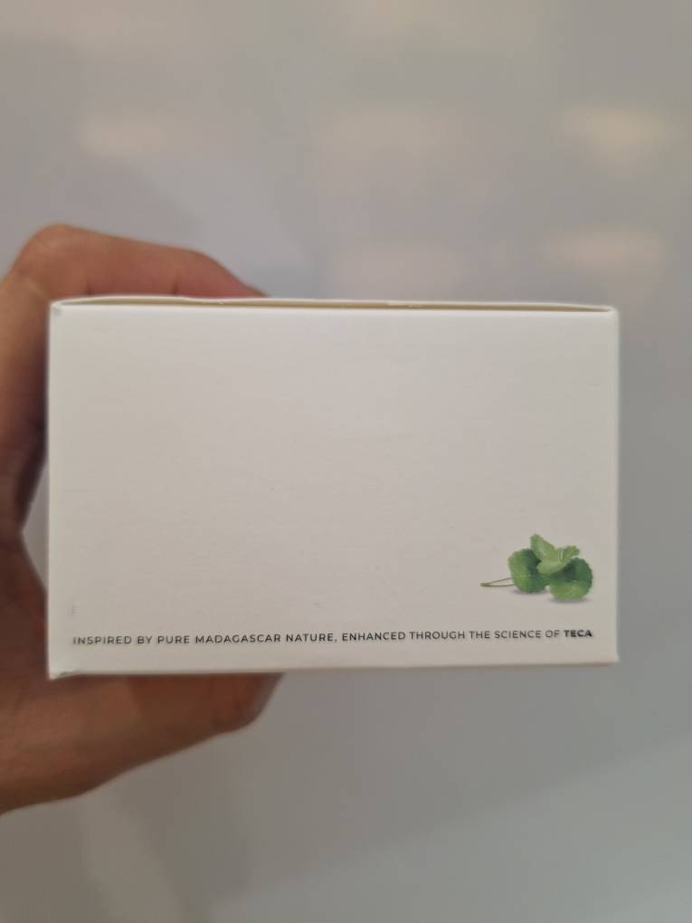 کرم Madagascar Centella Hyalu-Teca Firming Cream کرم سفتکننده و آبرسان هیالو-تکا اسکین ۱۰۰۴ (SKIN1004)