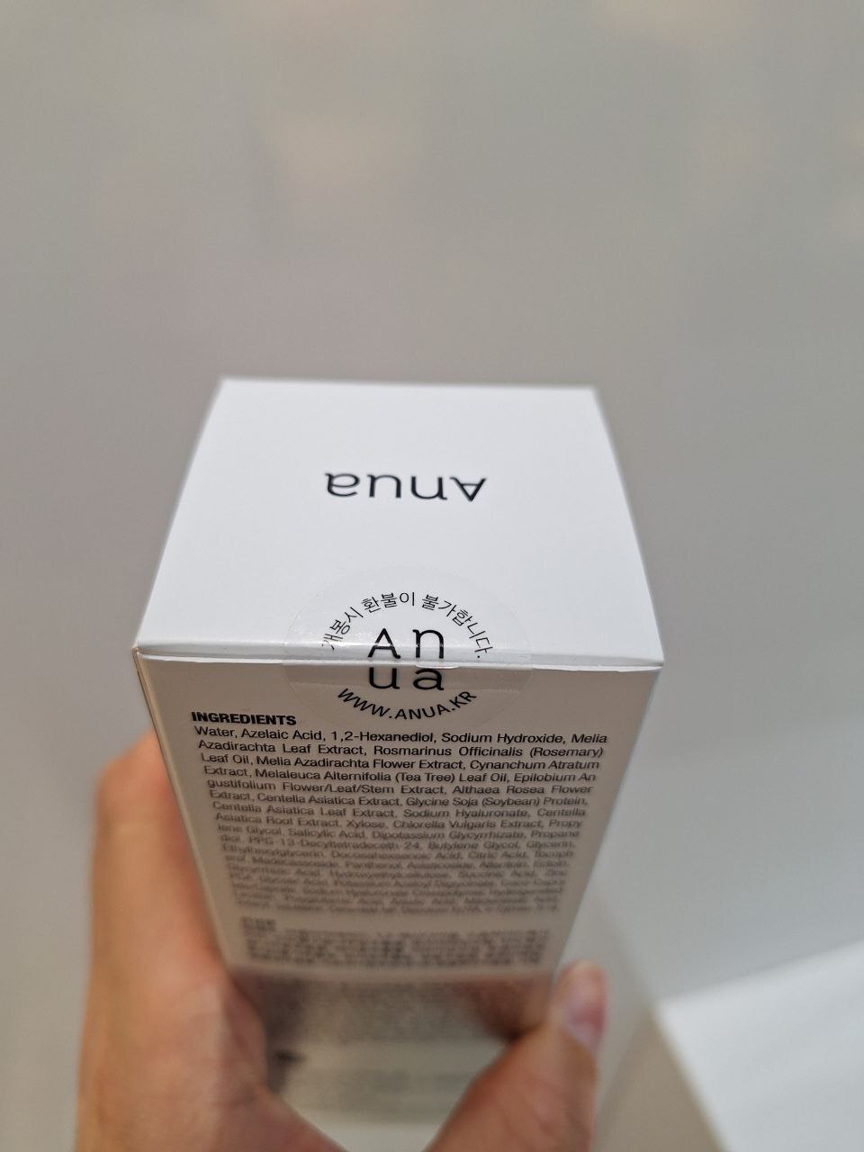 تونر ضد قرمزی و شفافکننده پوست سیکا و آزلائیک اسید ۳ آنوا