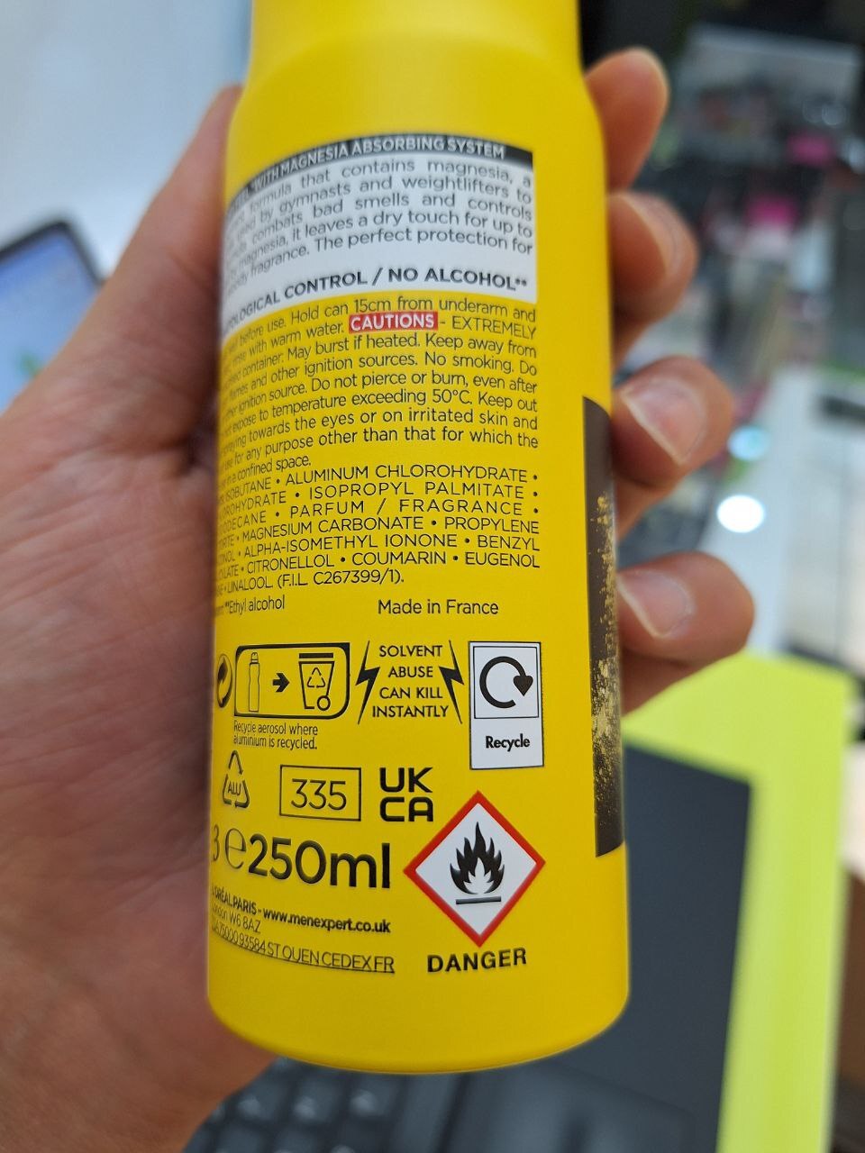  اسپری ضد تعریق لورال اینوینسیبل اسپرت 96 ساعته Loreal Invincible Sport 96H Anti Perspirant Spray 