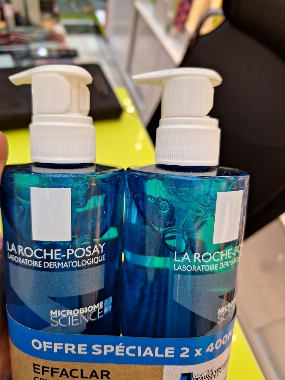  ژل شستشوی لاروش پوزای مدل میکروبیوم ساینس ۴۰۰ میل 