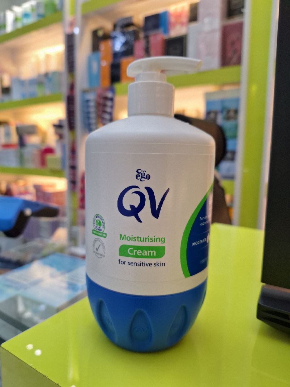  کرم مرطوب کننده پوست خشک کیووی QV حجم 500 گرم 