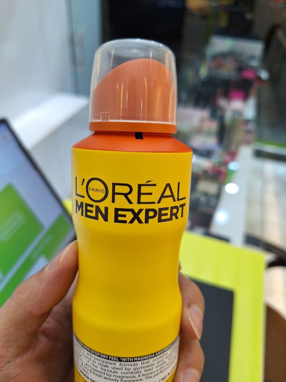  اسپری ضد تعریق لورال اینوینسیبل اسپرت 96 ساعته Loreal Invincible Sport 96H Anti Perspirant Spray 