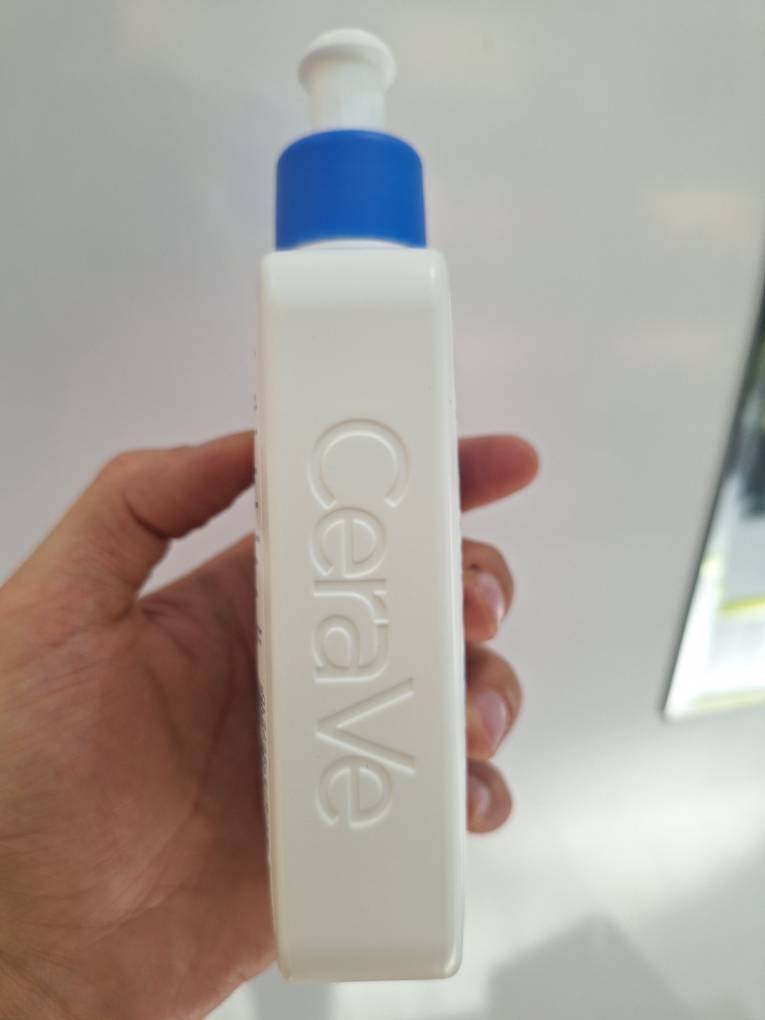  لوشن مرطوب‌کننده و آبرسان سراوی اصل   CeraVe Moisturising Lotion 